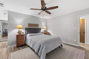 211 N Bayshore Dr, Eastpoint, FL 32328 - Photo 21