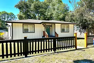 334 22nd Ave, Apalachicola, FL 32320 - Photo 3