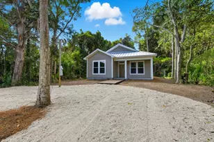 114 8th St, Apalachicola, FL 32320 - Photo 1