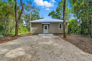 114 8th St, Apalachicola, FL 32320 - Photo 33