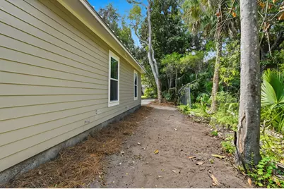 114 8th St, Apalachicola, FL 32320 - Photo 27