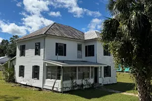 303 SE Ave B, Carrabelle, FL 32322 - Photo 5