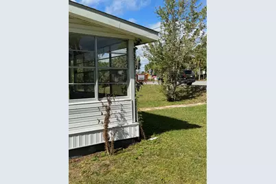 303 SE Ave B, Carrabelle, FL 32322 - Photo 3