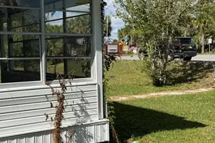 303 SE Ave B, Carrabelle, FL 32322 - Photo 3