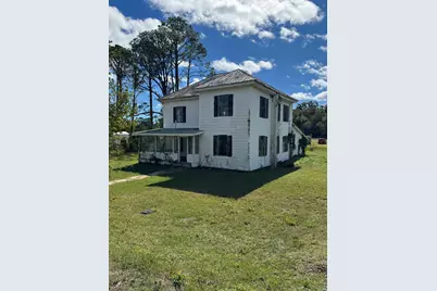 303 SE Ave B, Carrabelle, FL 32322 - Photo 1