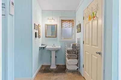 605 10th St, Port Saint Joe, FL 32456 - Photo 77