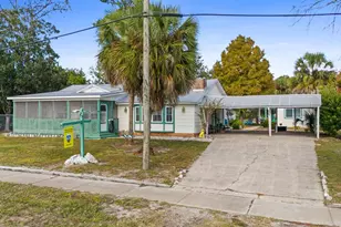 605 10th St, Port Saint Joe, FL 32456 - Photo 1