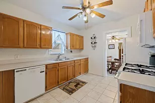 1821 34th Ave N, Saint Petersburg, FL 33713 - Photo 3