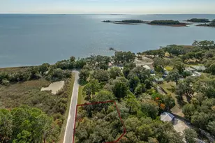 509 SE 12th St, Carrabelle, FL 32322 - Photo 1