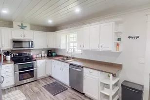 520 Seventh St, Port Saint Joe, FL 32456 - Photo 11