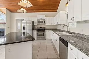 100 Melanie Ln, Apalachicola, FL 32320 - Photo 31