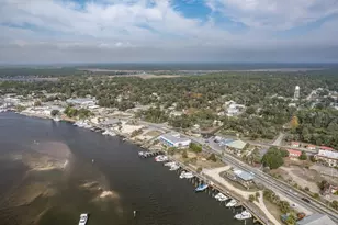 401 St James Ave, Carrabelle, FL 32323 - Photo 13