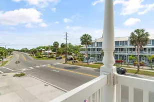 51 Market St, Apalachicola, FL 32320 - Photo 9