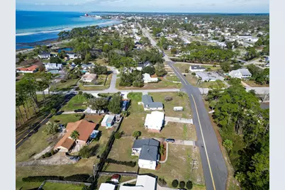 2006 Monument Ave, Port Saint Joe, FL 32456 - Photo 9