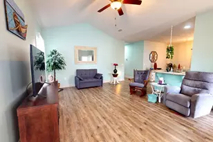 105 Saunders Cir, Port Saint Joe, FL 32456 - Photo 3