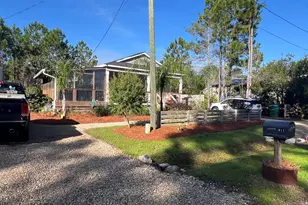 911 7th St, Carrabelle, FL 32322 - Photo 3