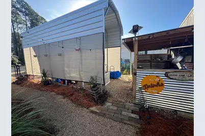 911 7th St, Carrabelle, FL 32322 - Photo 15