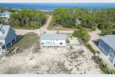 724 E Pine Ave, Saint George Island, FL 32328 - Photo 27