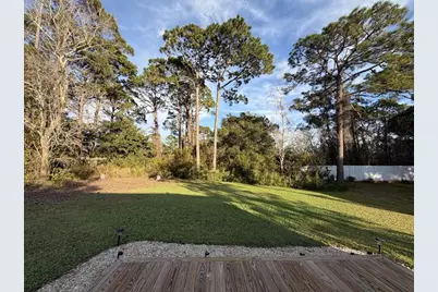 30 Jefferson St, Eastpoint, FL 32328 - Photo 25