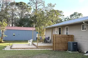 30 Jefferson St, Eastpoint, FL 32328 - Photo 23
