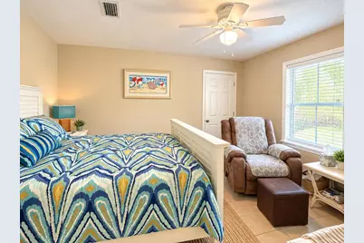 30 Jefferson St, Eastpoint, FL 32328 - Photo 15