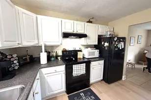 30 Jefferson St, Eastpoint, FL 32328 - Photo 9
