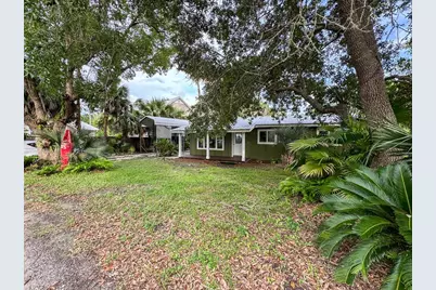 222 1/2 Ave D, Apalachicola, FL 32320 - Photo 1