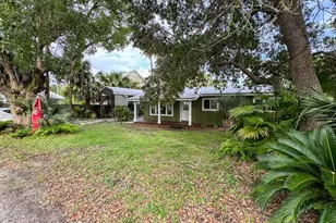 222 1/2 Ave D, Apalachicola, FL 32320 - Photo 1