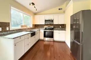 222 1/2 Ave D, Apalachicola, FL 32320 - Photo 5