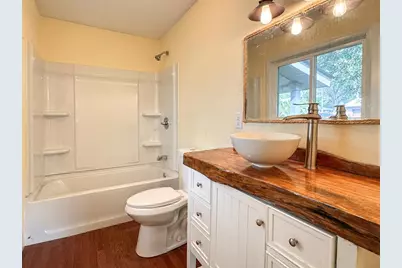 222 1/2 Ave D, Apalachicola, FL 32320 - Photo 11