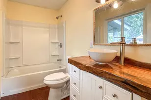 222 1/2 Ave D, Apalachicola, FL 32320 - Photo 11