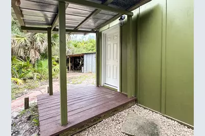 222 1/2 Ave D, Apalachicola, FL 32320 - Photo 3