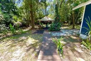 16 Adams St, Apalachicola, FL 32320 - Photo 23