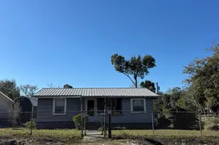 214 4th St, Apalachicola, FL 32320 - Photo 5