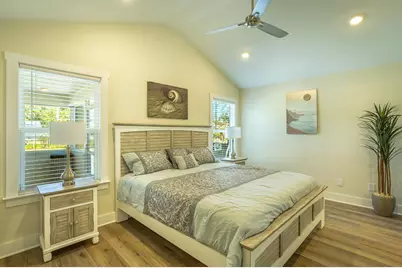 111 11th St, Apalachicola, FL 32320 - Photo 17