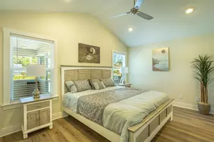 111 11th St, Apalachicola, FL 32320 - Photo 17