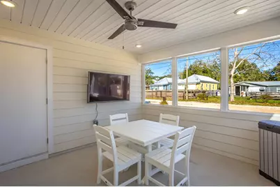 111 11th St, Apalachicola, FL 32320 - Photo 21