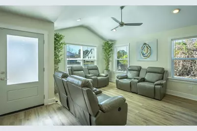 111 11th St, Apalachicola, FL 32320 - Photo 3