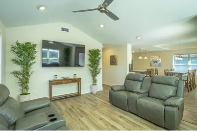 111 11th St, Apalachicola, FL 32320 - Photo 5