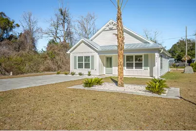 111 11th St, Apalachicola, FL 32320 - Photo 25