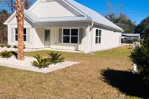 111 11th St, Apalachicola, FL 32320 - Photo 3