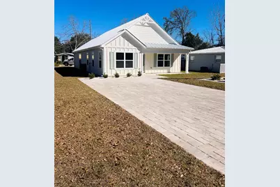 111 11th St, Apalachicola, FL 32320 - Photo 1