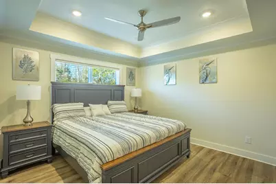 111 11th St, Apalachicola, FL 32320 - Photo 15