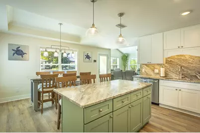 111 11th St, Apalachicola, FL 32320 - Photo 11