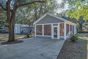 140 Craig St, Carrabelle, FL 32322 - Photo 9