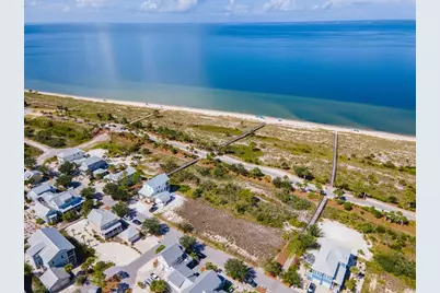 301 Front St, Port Saint Joe, FL 32456 - Photo 13