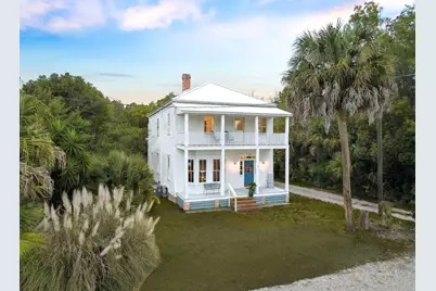 107 Ave B, Apalachicola, FL 32320 - Photo 1