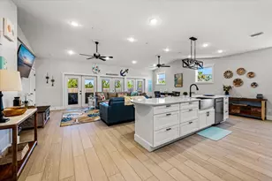 528 N 15th St, Mexico Beach, FL 32456 - Photo 9