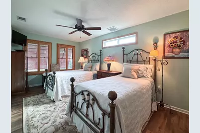 190 11th St, Apalachicola, FL 32320 - Photo 21