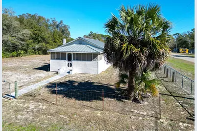 902 Tallahassee St, Carrabelle, FL 32322 - Photo 3